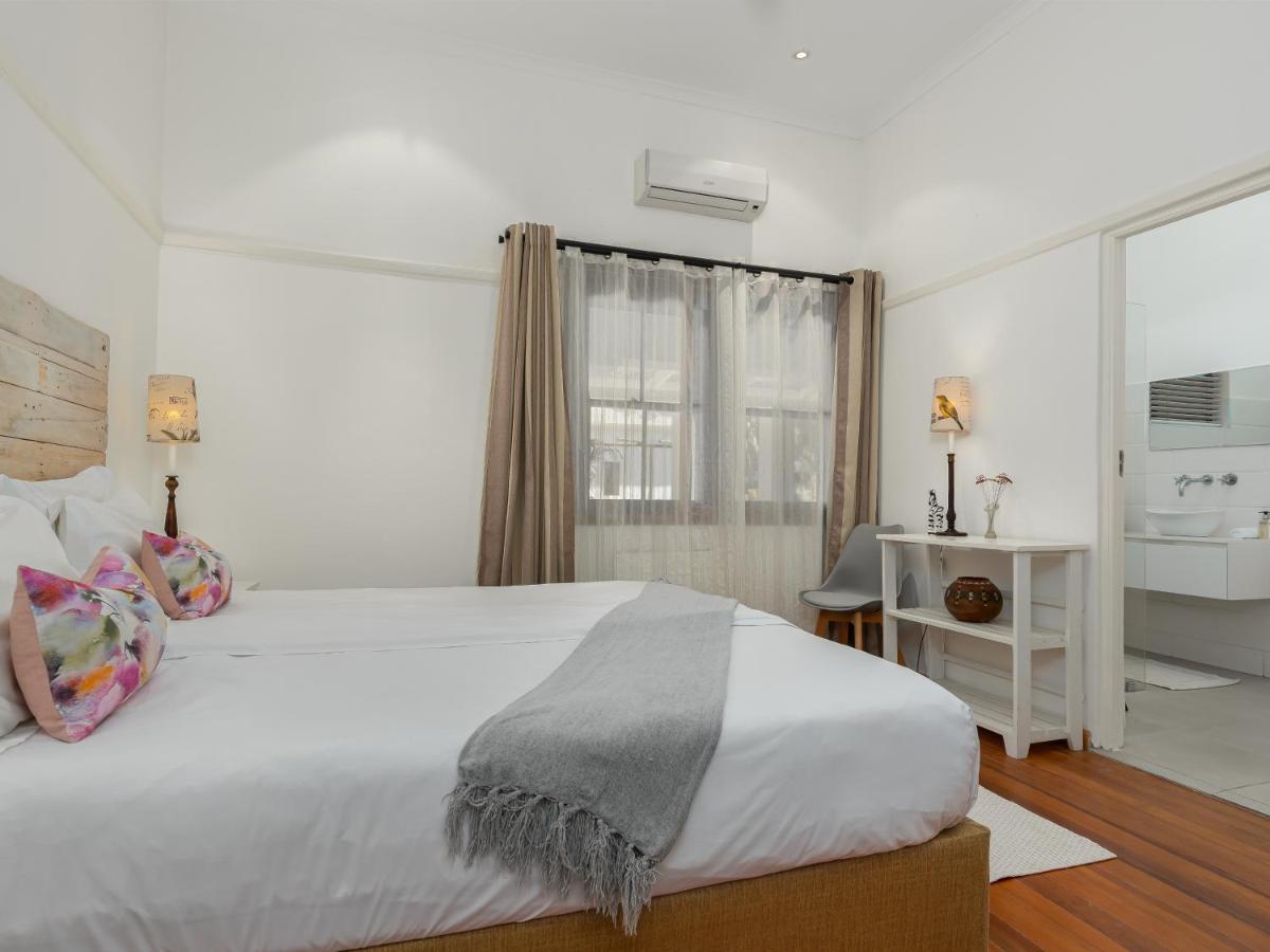 Abbotts Hill Hotel มาล์มสบรี ภายนอก รูปภาพ